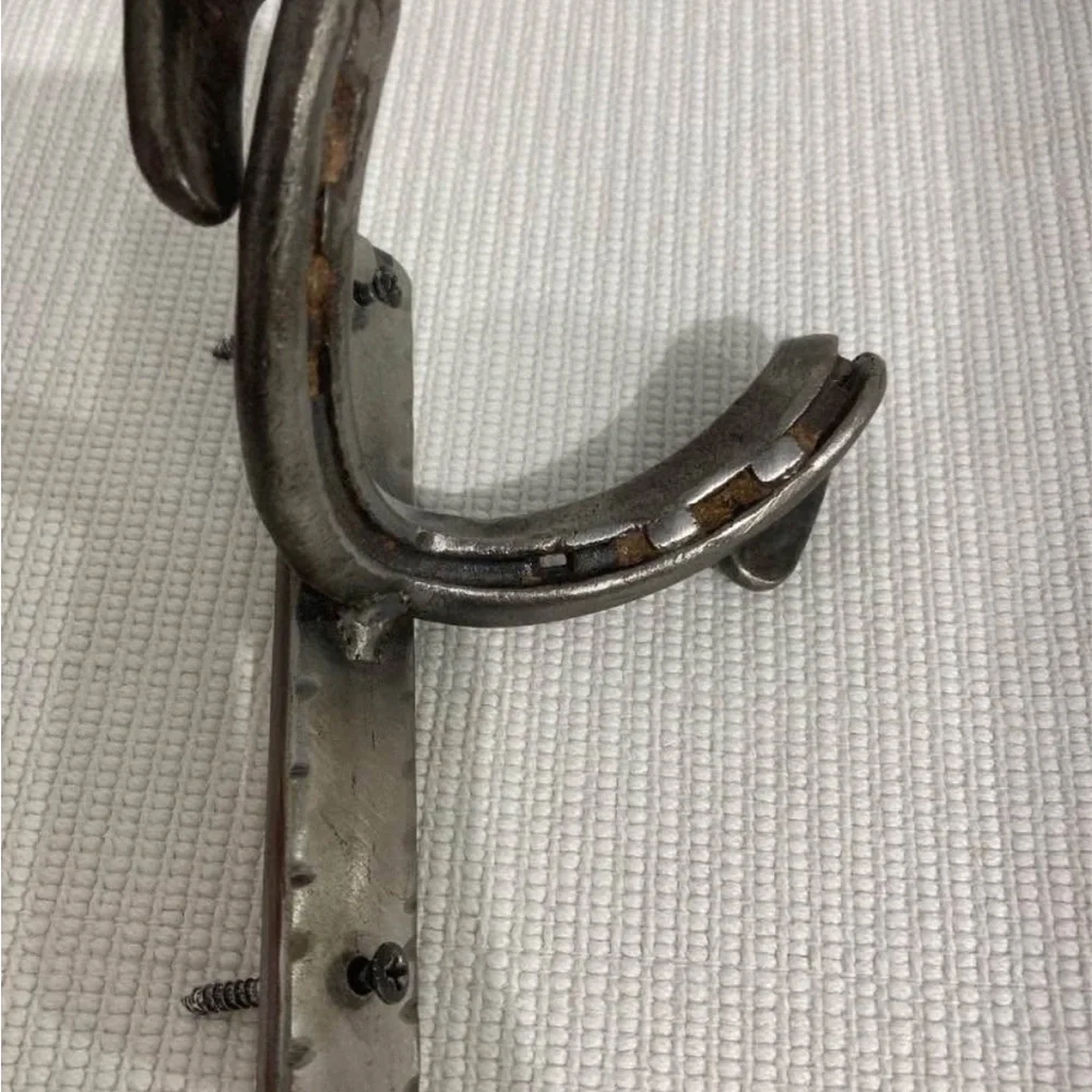 HORSE SHOE Iron Wall Hook. Beautiful Quality.